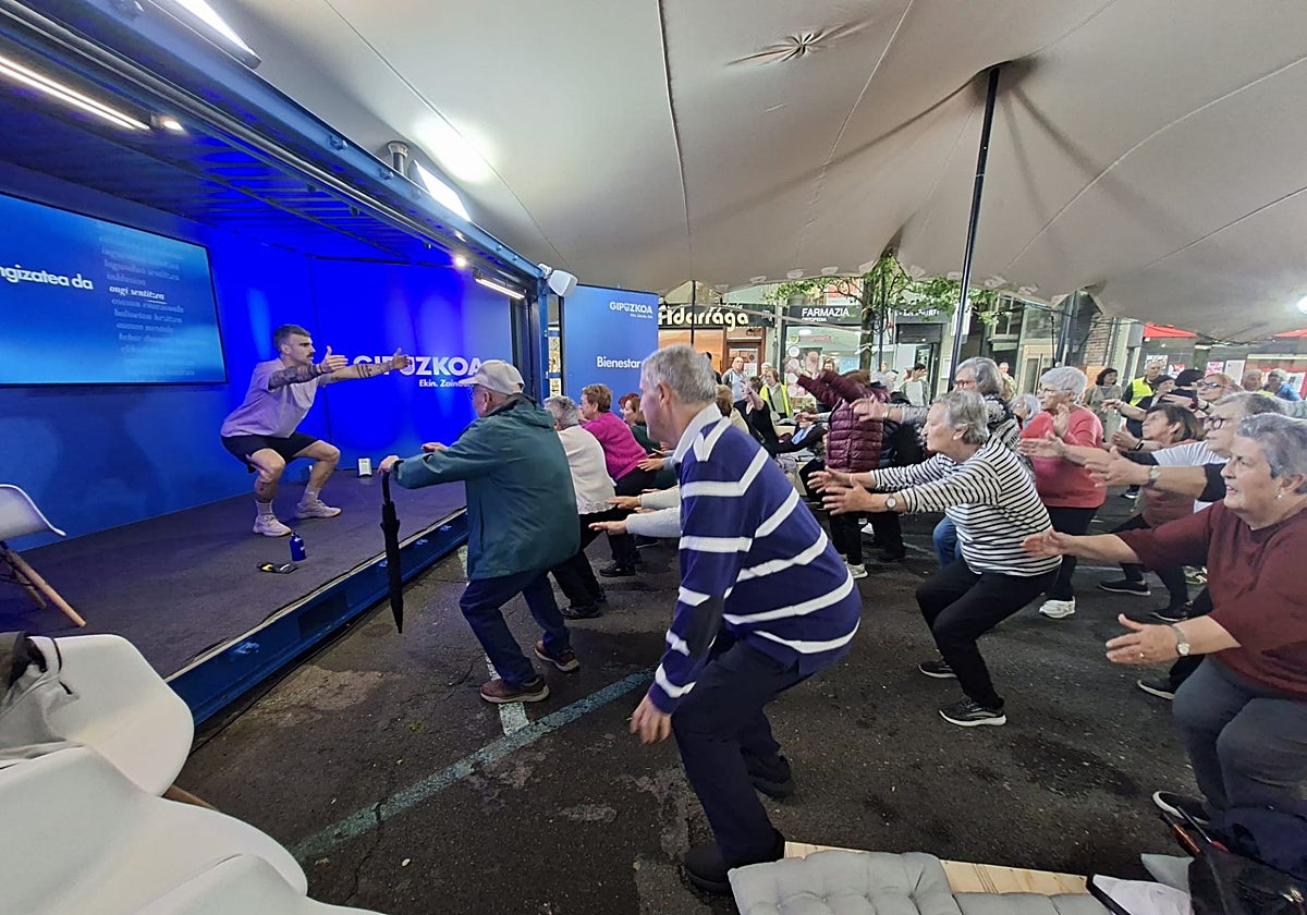 La iniciativa 'Ongizatearen Plaza' llega a la calle San Pedro de Hondarribia los días 29 y 30