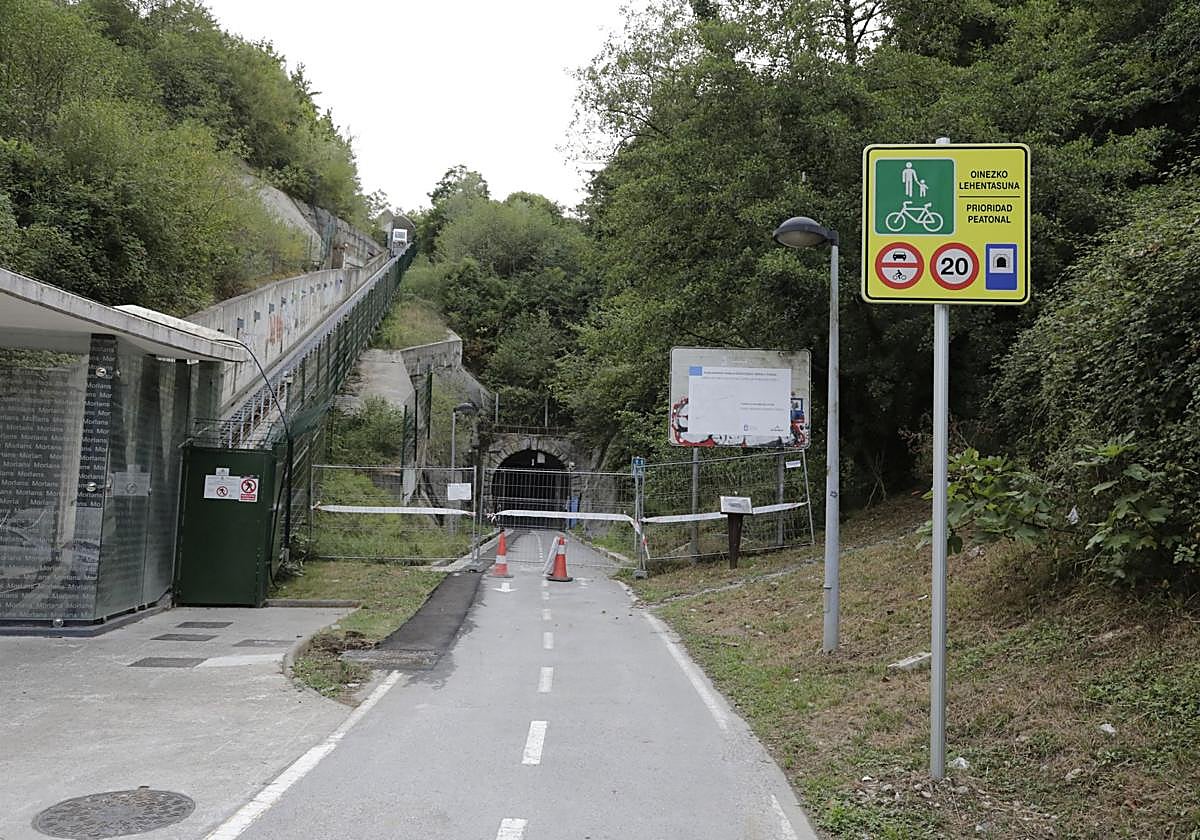 La reapertura del túnel de Morlans en Donostia, pendiente de la cobertura para móviles