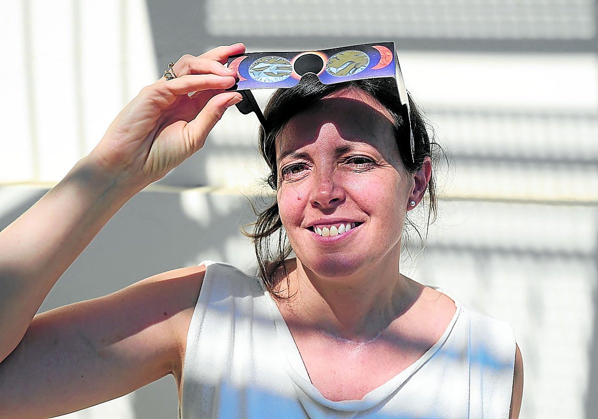Silvia Bonoli: «El eclipse va a dejar un atardecer rojizo de 360 grados donde sea total»