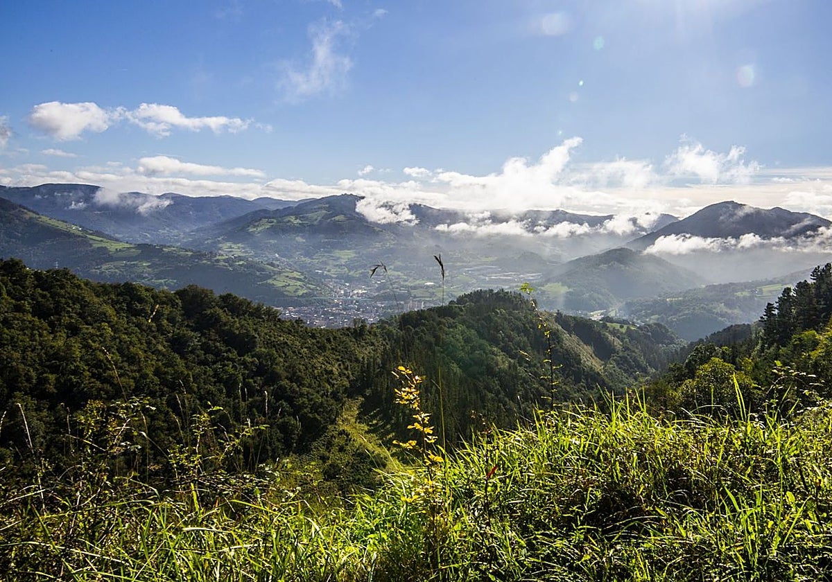 44 caminos naturales para visitar 28 pueblos