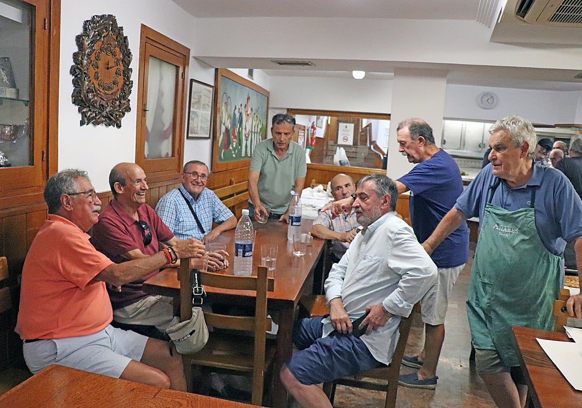 Un grupo de lasarteoriatarras disfrutó del tradicional 'Marmitako Jatorrena'