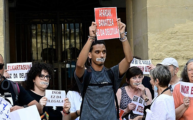 Insausti reivindica «la Donostia solidaria» ante el «ruido» generado por la prohibición de las cenas a personas sin hogar