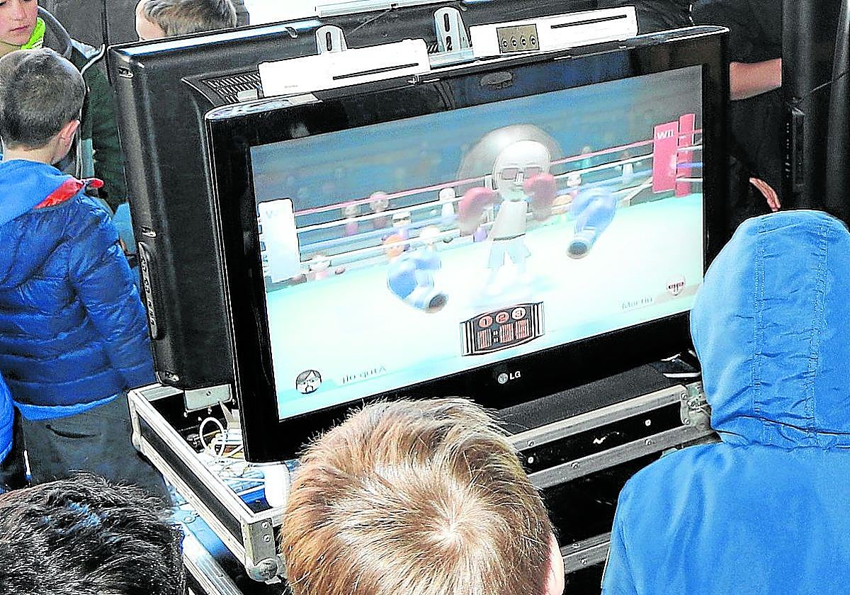 Los niños monopolizan los videojuegos de combate,las niñas consumen tutoriales de belleza