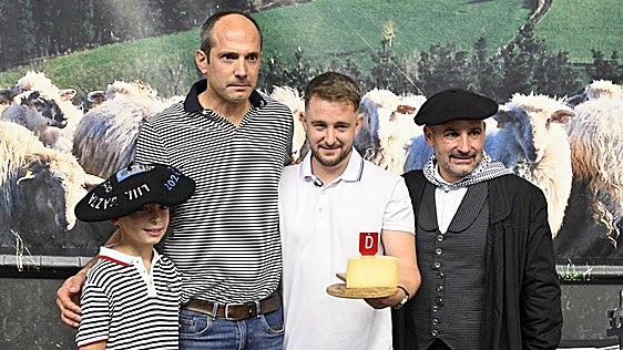 5.400 euros por medio queso Idiazabal del alavés Unai Lekuona, campeón en Ordizia