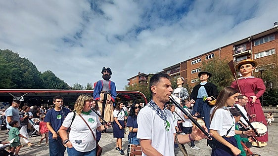 Los Santakrutzak viven este domingo su inicio oficial de la mano de los alkates txikis