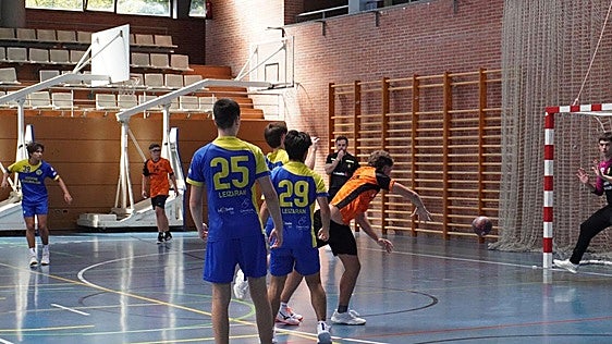Comienza una nueva temporada de balonmano en el Leizaran