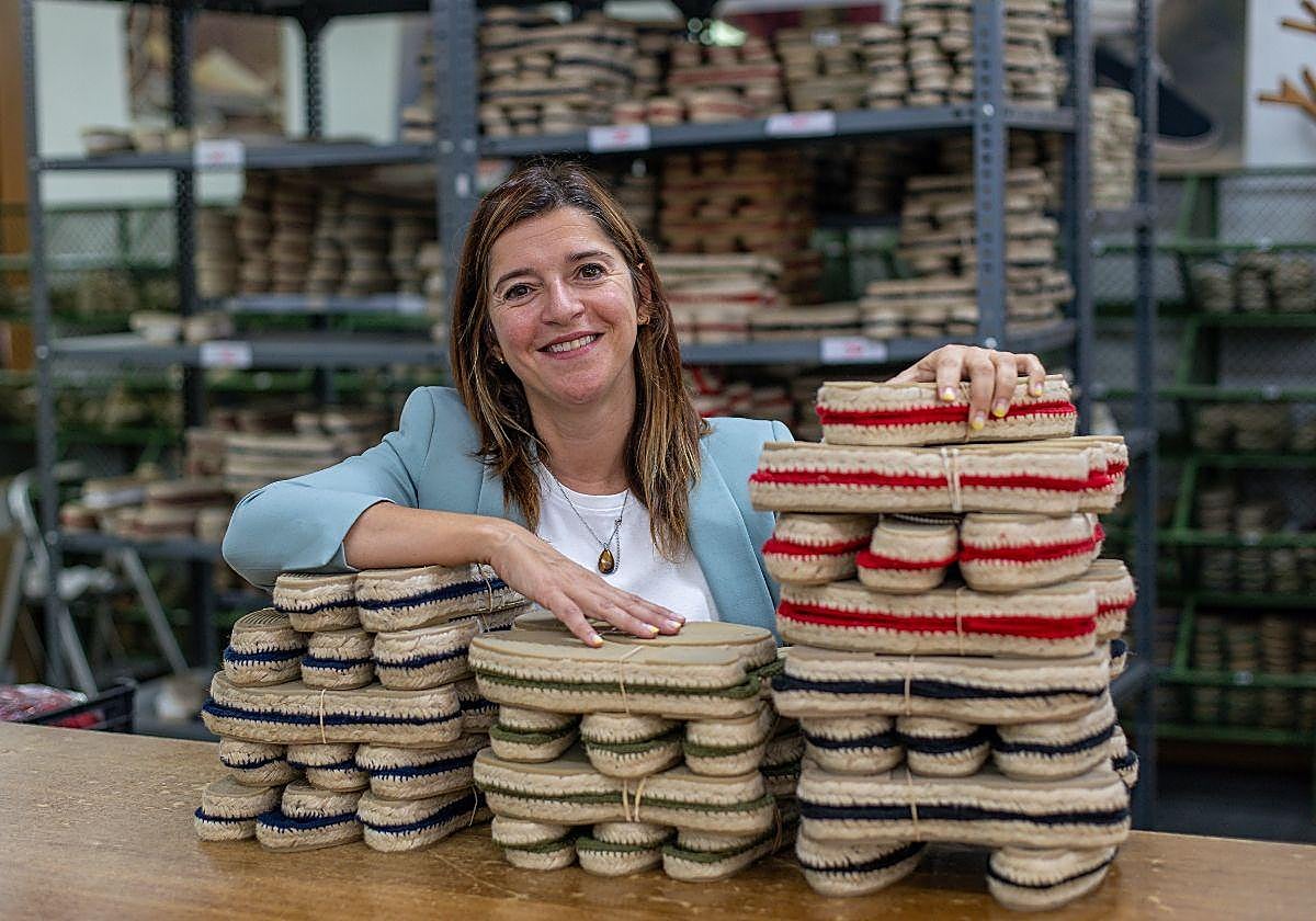 Elena Domínguez, la guipuzcoana que vende alpargatas a medio mundo: «Donde más nos compran es en Japón, Australia y EEUU»