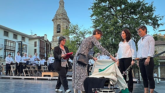 Lizarriturri guardó una silla para el fallecido Iñaki Kerejeta en su alarde