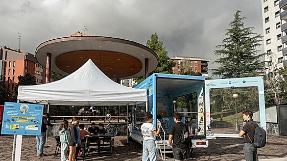 Mercado de segunda mano de bicicletas y patinetes, este viernes en Okendo plaza