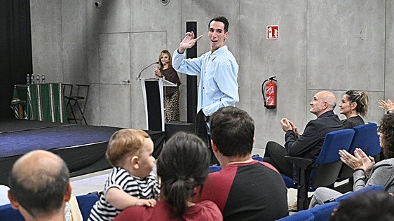 «Les dijeron a mis padres que era mejor que muriera»: Álex Roca recuerda en Olaberria el pronóstico médico que no frenó su vida