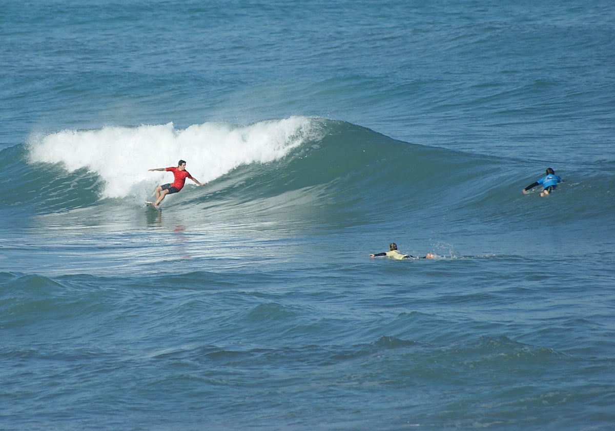 Itzurun acogerá este fin de semana el campeonato local de surf y bodyboard