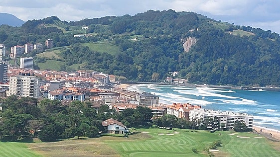 EH Bildu y PSE-EE logran que Zarautz pueda limitar el crecimiento de los alojamientos turísticos en todo el municipio