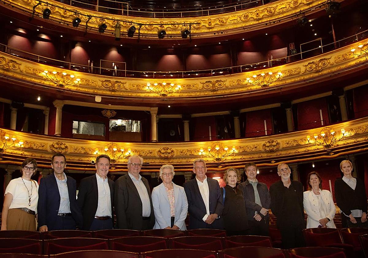 Seis premios Nobel toman la alfombra roja de la ciencia