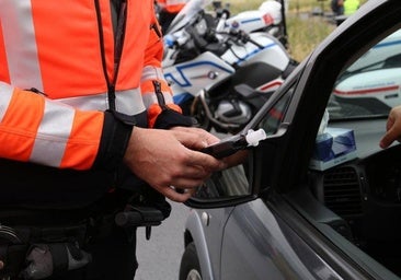 Un conductor ebrio de 72 años de Errenteria condenado a prisión por simular que no podía soplar en el control de alcoholemia