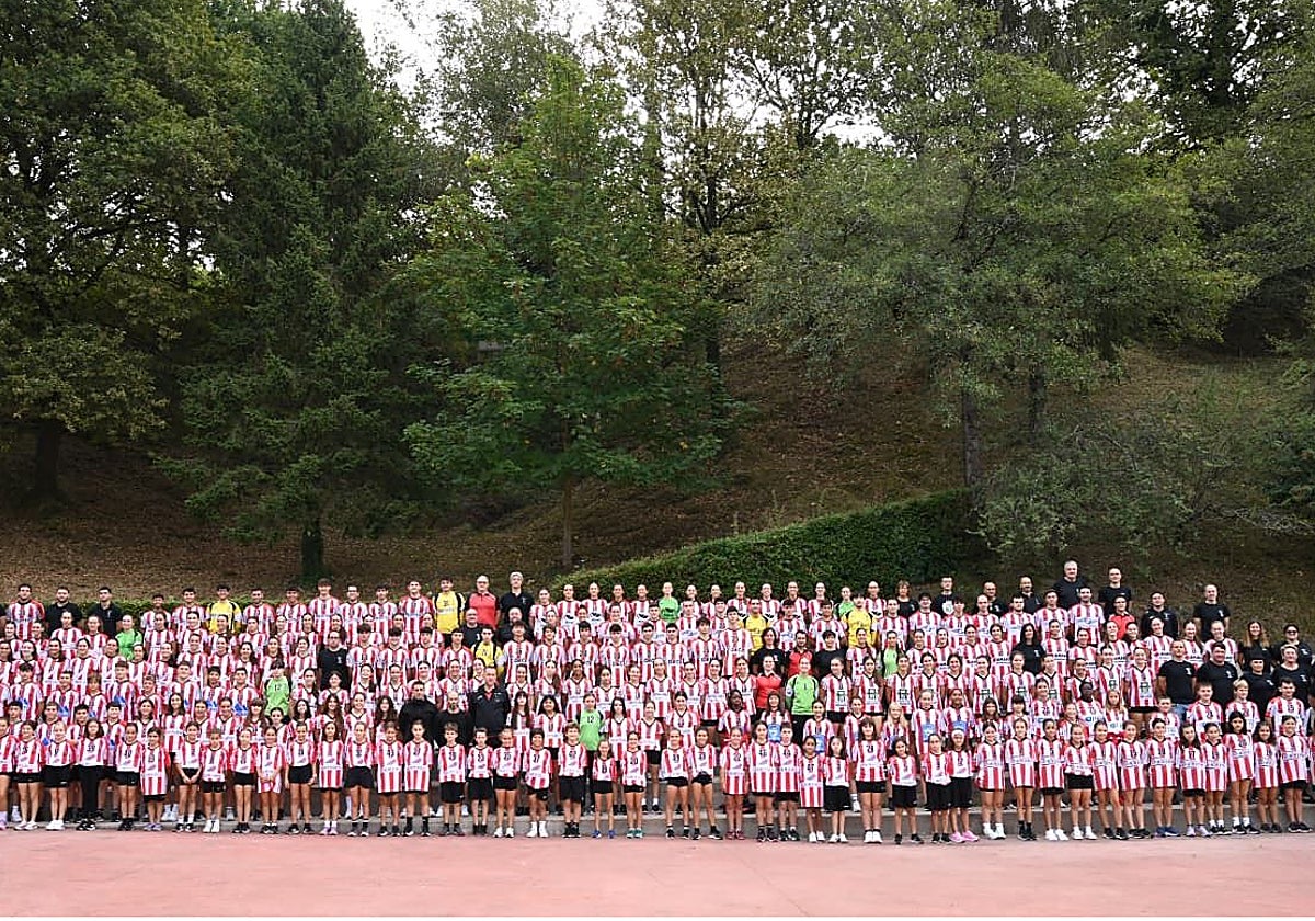 Una gran familia con 267 deportistas y 14 equipos, ocho de ellos femeninos