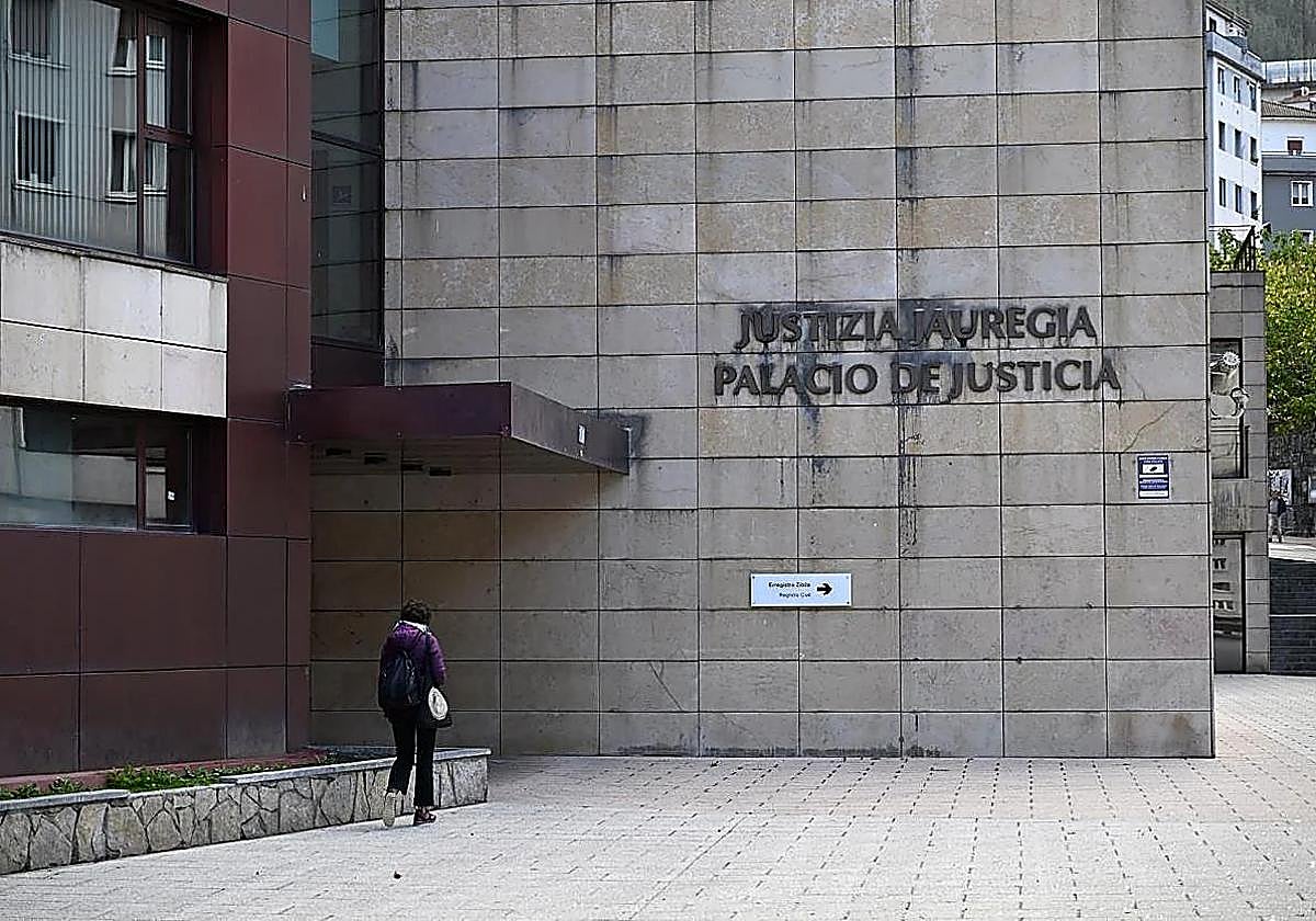Pasa a disposición judicial el detenido en Ermua por una agresión sexual a una menor en Arrasate