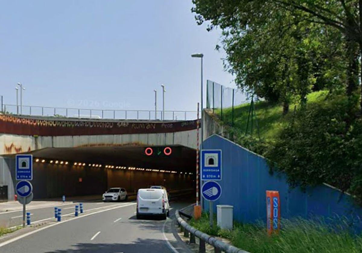 Tres heridos evacuados al hospital tras un grave accidente de tráfico en San Sebastián