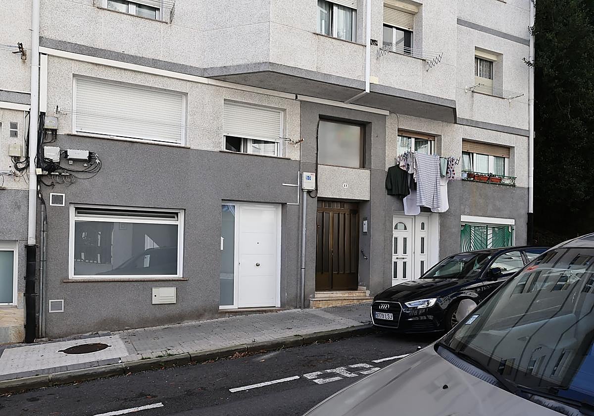 «El Ayuntamiento no ha contactado conmigo», denuncian los inquilinos y la dueña del piso de Egia