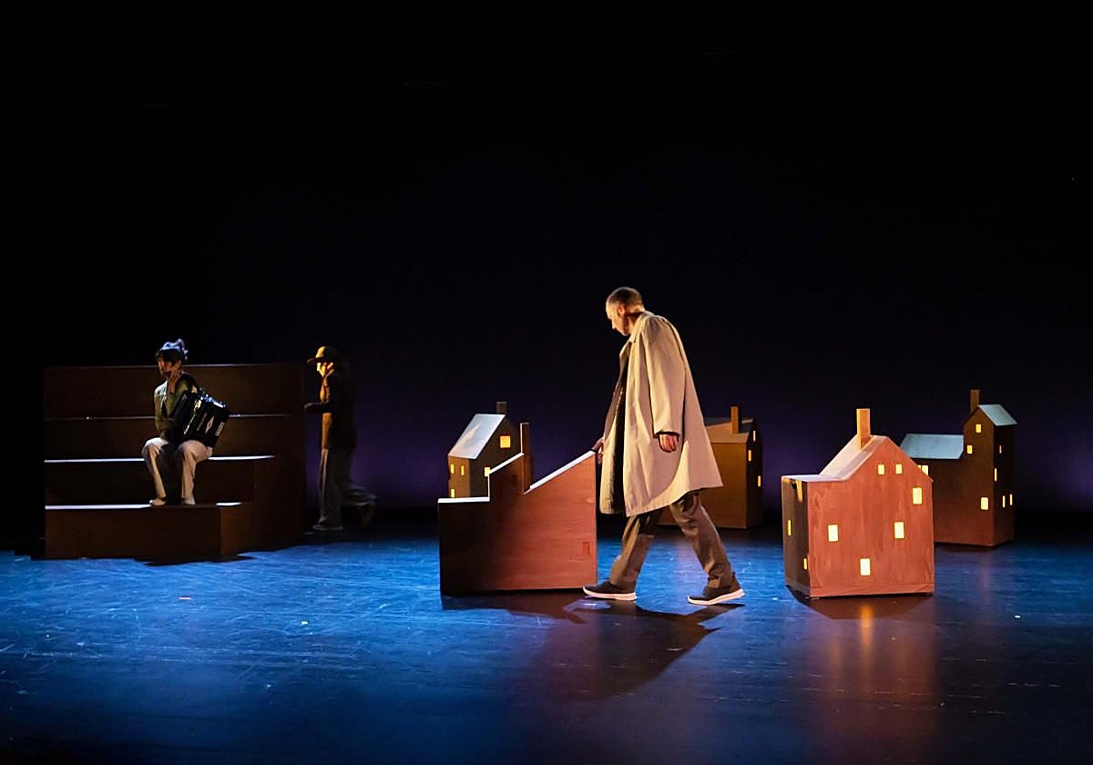 Ados Teatroak '52 hertz' antzezlana taularatuko du larunbatean Baztartxo Antzokian