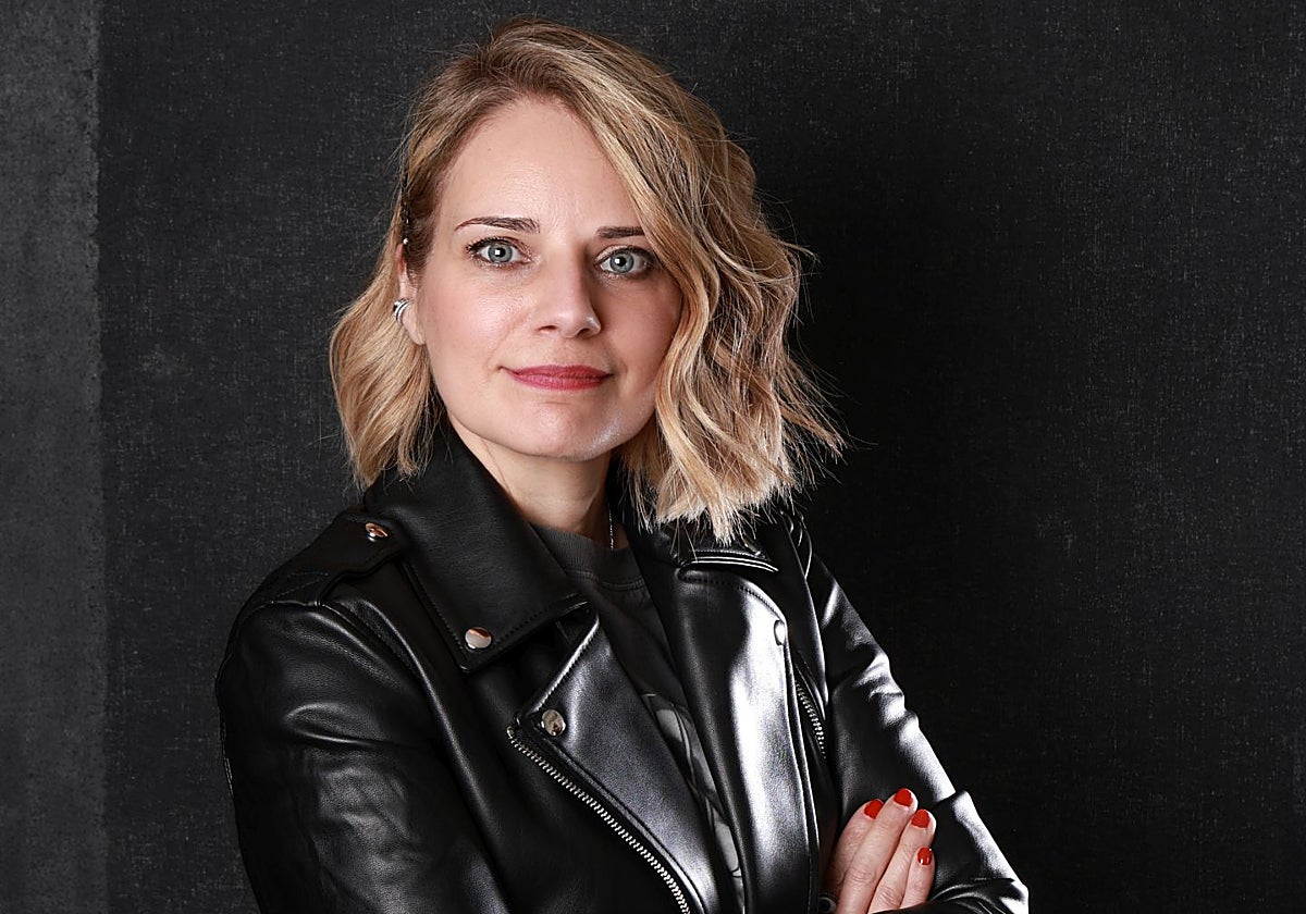 «Como escritora, intento entender por qué una persona es capaz de un acto atroz»