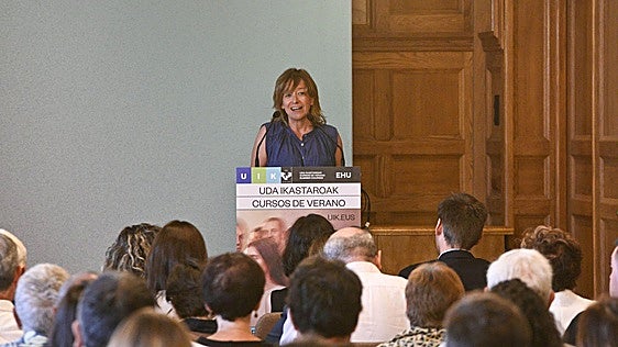 La diputada general de Gipuzkoa, Eider Mendoza, durante un pleno en las Juntas Generales.