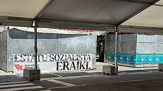 Absueltos dos de los condenados por expulsar a dos policías de la txosnas de Beasain en 2025