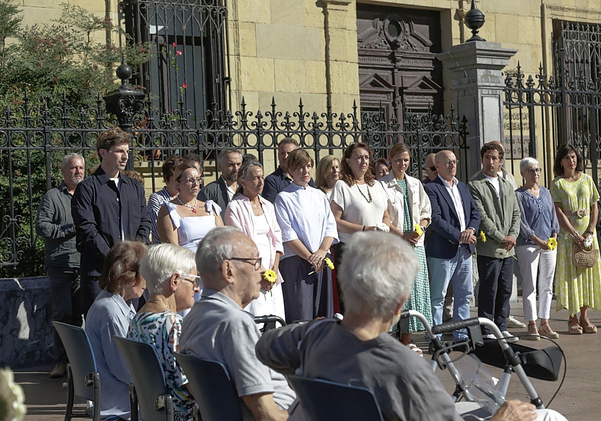 El Ayuntamiento homenajea a los donostiarras que defendieron la libertad en «momentos difíciles» hace 90 años