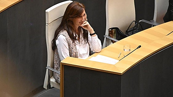 Podemos exige a Mendoza que se preocupe «más de cuidar a las de abajo y menos a los de arriba»