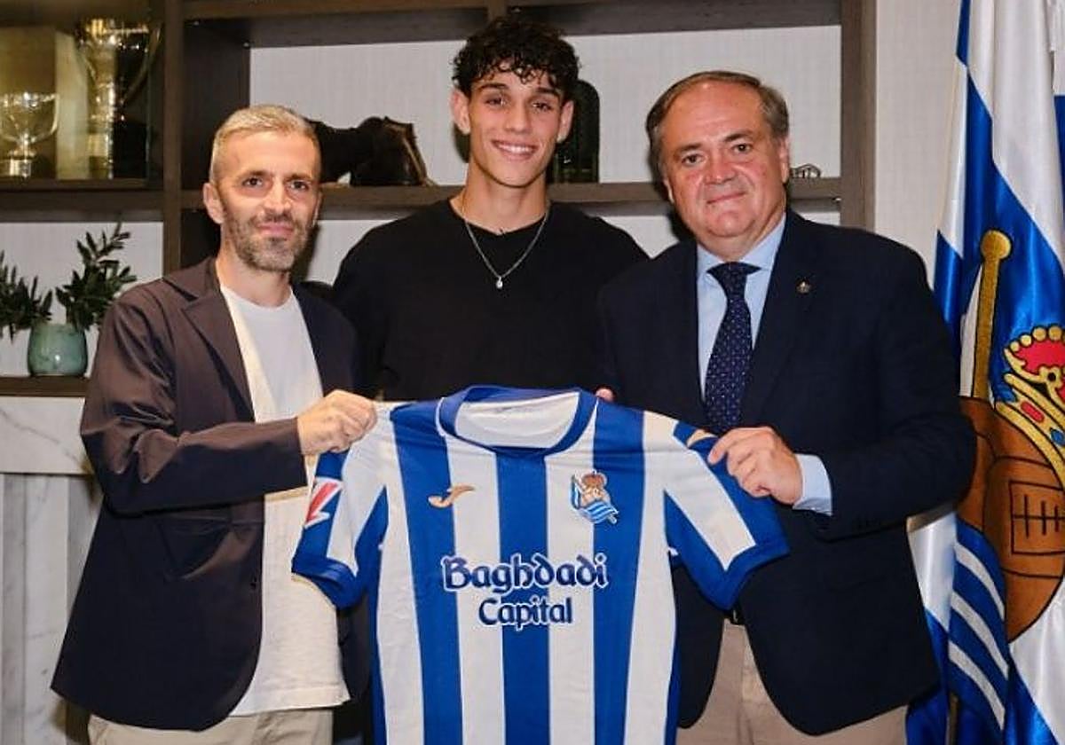 Ya es oficial: Héctor Fort es jugador de la Real Sociedad