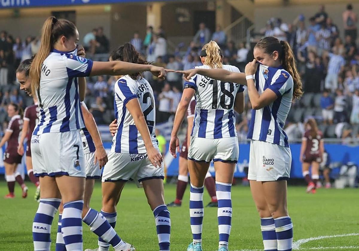 La Real Sociedad tritura al Hearts (4-0) y se planta en octavos bajo el diluvio en Zubieta