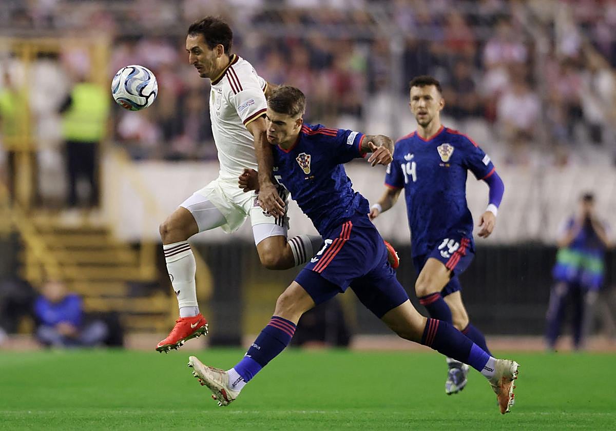 Oyarzabal juega el partido entero en la victoria de España