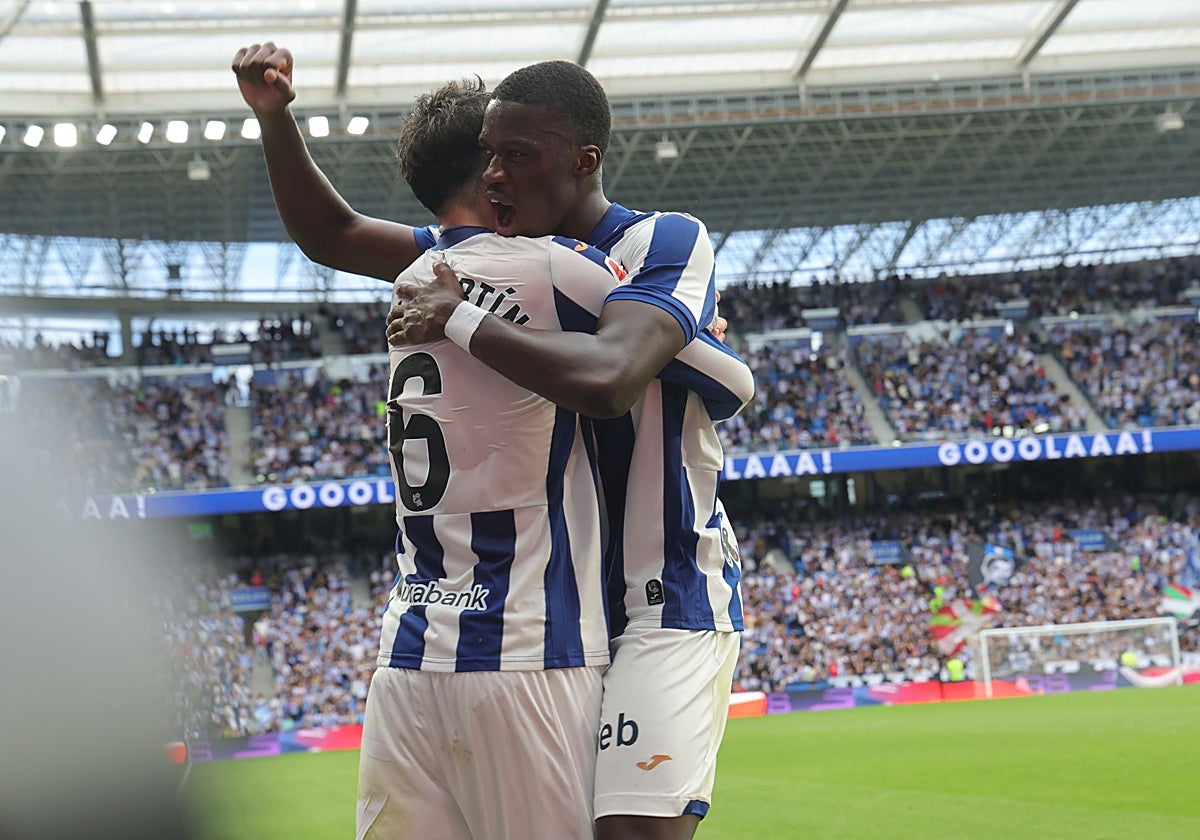 Dos chavales lideran la defensa de la Real