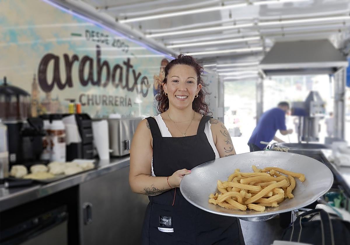 Estíbaliz Sáiz, churrera: «Los turistas prefieren los churros con nutella en lugar de azúcar con chocolate»