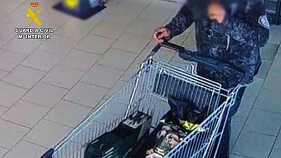 Las claves de la investigación al detenido por el crimen de Yesa: una sierra de sable, restos de lejía e información sobre Daniel Sancho y Edwin Arrieta en su móvil