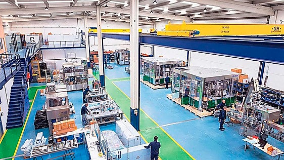 Emakumeak industriako ekoizpen-lanpostuetara gerturatzeko egitasmoa jarri du martxan Eusko Jaurlaritzak