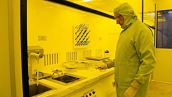 Uretan eta esnekietan kutsadura detektatzeko gai diren biosentsoreak sortu dituzte