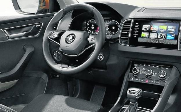 El Skoda Karoq es amplio y habitable con unas dimensiones de 4,39 m. de largo, 1,84 m de ancho y 1,60 m de alto.