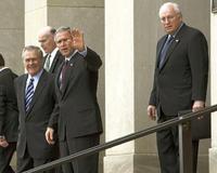 Bush se compromete a reducir la presencia de EEUU en Irak y Afganistán