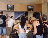 La normalidad impera en los aeropuertos de toda España 