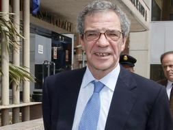 El presidente de Telefónica, César Alierta, a su salida ayer de los tribunales./ Efe