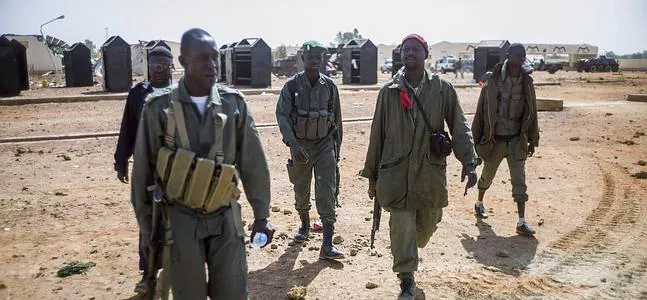 Soldados malienses en Konna. /Afp