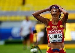 Alessandra Aguilar finaliza el maratón del mundial con las manos en la cabeza./Olivier Morin (AFP)