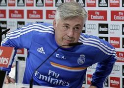 Ancelotti, durante la rueda de prensa tras el entrenamiento previo al partido contra el Villarreal. / Efe | Atlas