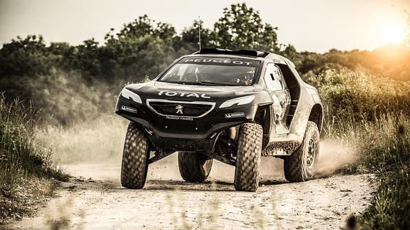 Peugeot empieza la aventura del Dakar con el 2008 DKR