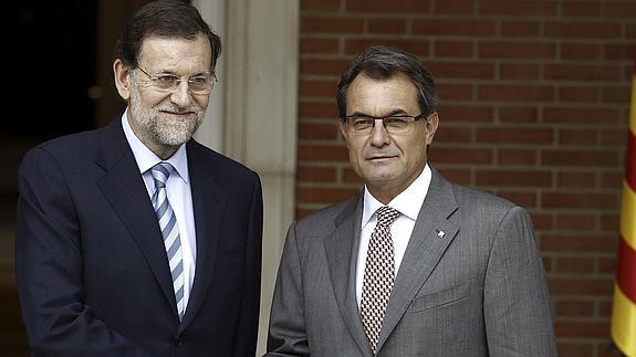 Rajoy cita a Pedro Sánchez dos días antes de su encuentro con Mas