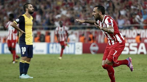 Mitroglou celebra un gol. 