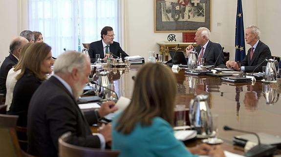 Rajoy preside un Consejo de Ministros.
