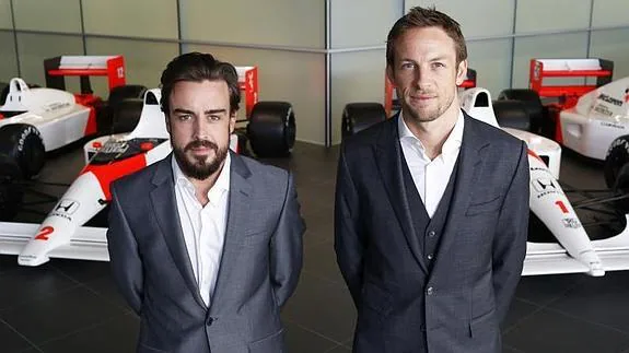 Fernando Alonso (i) y Jenson Button. 