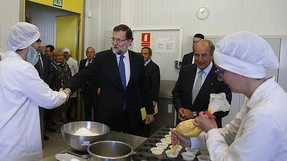 Rajoy visita la fábrica de Siro en Segovia.