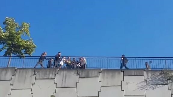 Los ultras del Atlético y el Oviedo se pelearon antes del partido